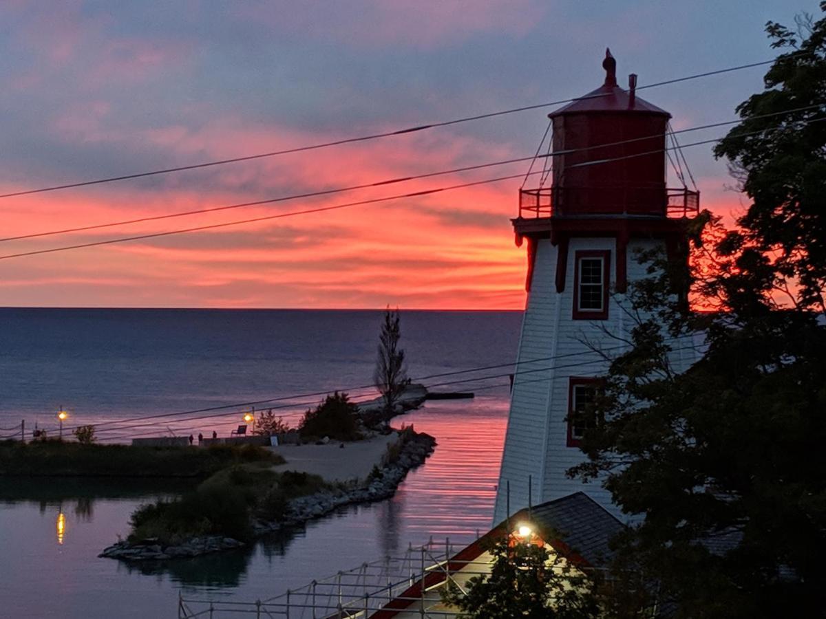 Inn At The Harbour Kincardine Exterior photo